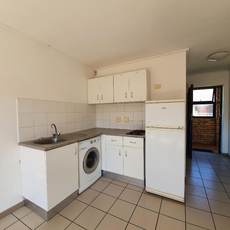 To Let 2 Bedroom Property for Rent in Grahamstown Central Eastern Cape